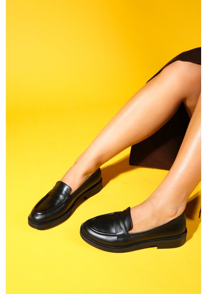 Pline Siyah Cilt Deri Kadın Loafer Ayakkabı