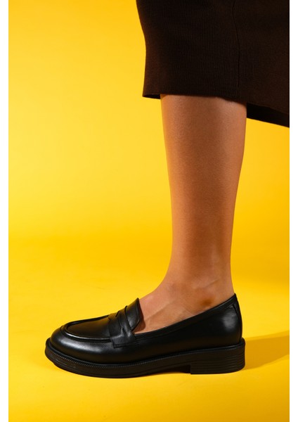 Pline Siyah Cilt Deri Kadın Loafer Ayakkabı