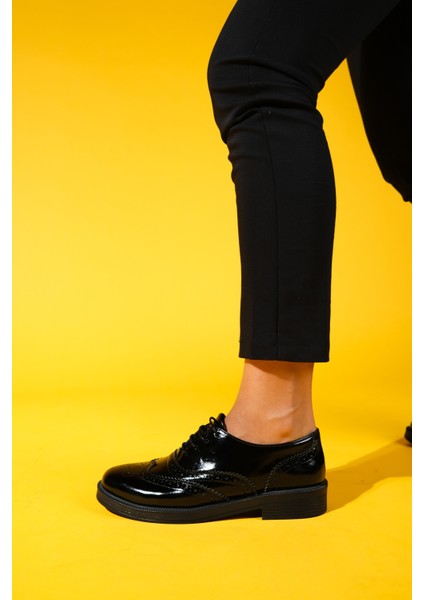 Avra Siyah Rugan Deri Kadın Oxford Ayakkabı