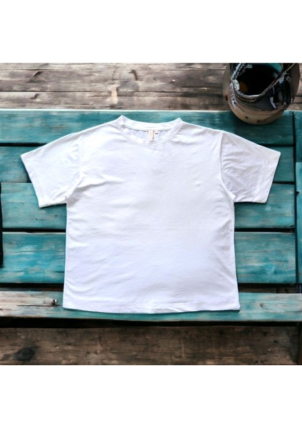 Beyaz Normal Kalıp Bisiklet Yaka Kısa Kollu Kadın Basic Tişört fiyatları