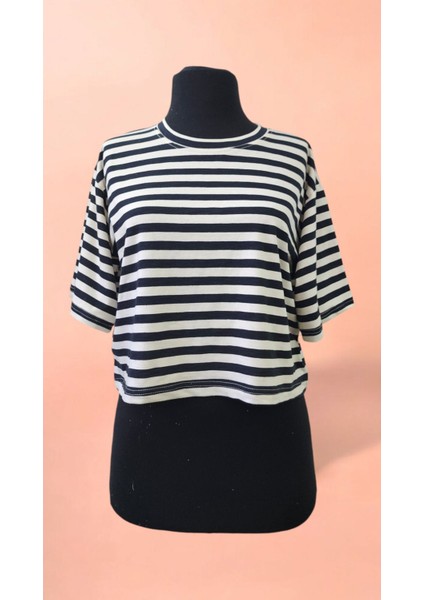 Siyah Çizgili Bisiklet Yaka Kadın Oversize Crop Tişört