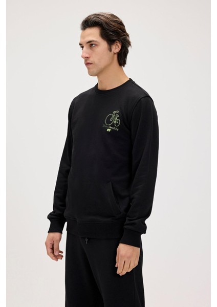 24.02.12.021 Runway Crewneck Erkek Sweatshirt modelleri