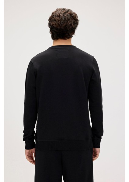 24.02.12.021 Runway Crewneck Erkek Sweatshirt fırsatları