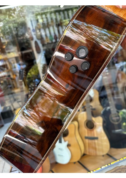 MC-20CEQ Elektro Klasik Profesyonel Sahne Gitarı