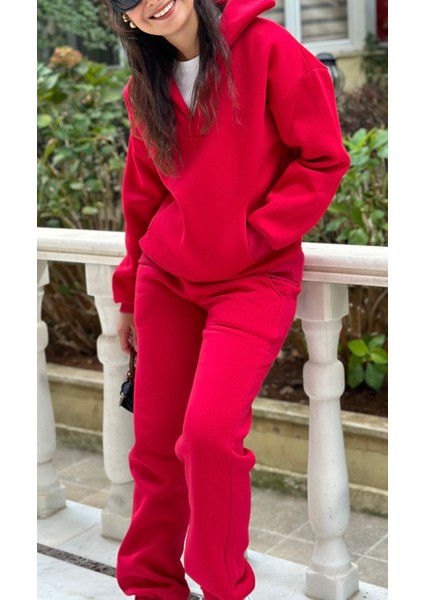 Kadın Kırımızı Eşofman Takımı modelleri