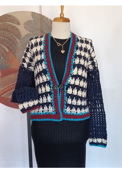El Örgüsü Tığ Örgüsü Lacivert Beyaz Kazayağı Desenli Mevsimlik Hırka