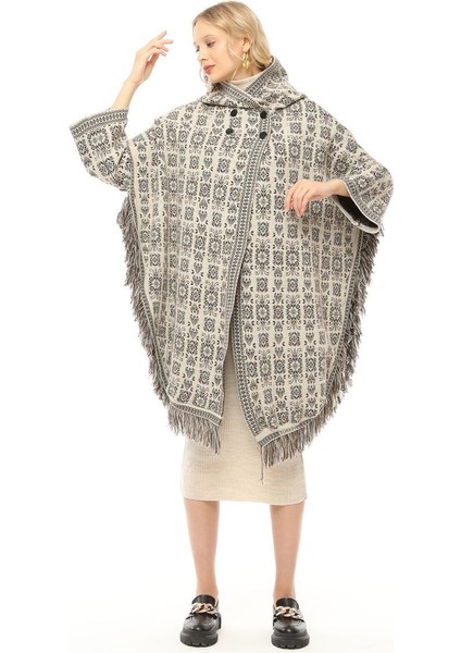 Kadın Kilim Desenli Kapüşonlu Çıtçıt Detaylı Oversize Şık Tasarımlı Kalın Panço fırsatları