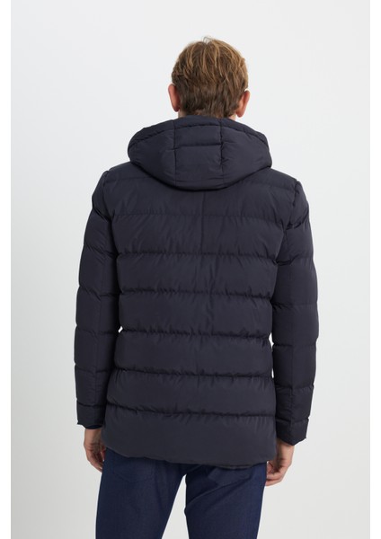 Standart Fit Normal Kesim Çıkma Kapüşon Yaka Yan Cepli Mont