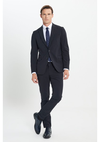 ALTINYILDIZ CLASSICS Erkek Koyu Lacivert Slim Fit Dar Kesim Kırlangıç Yaka Çizgili Takım Elbise