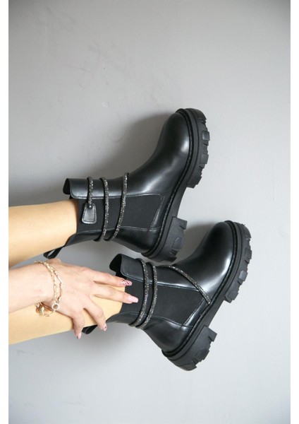 Alivya Kadın Bot Dolamalı Taşlı Siyah Deri