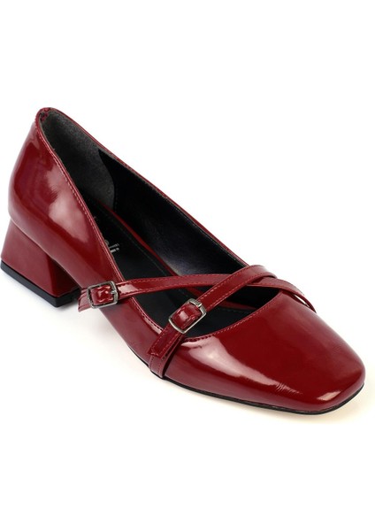 Elvinya Kadın Stiletto Kalın Topuklu Çapraz Bantlı Tokalı Küt Burunlu Ayakkabı Bordo Rugan fiyatları