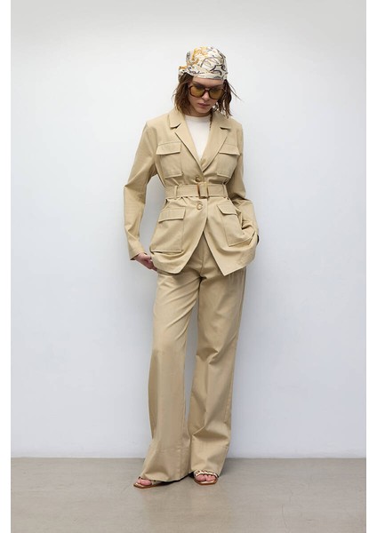 Kum Retro Kemerli Ince Gabardin Ceket