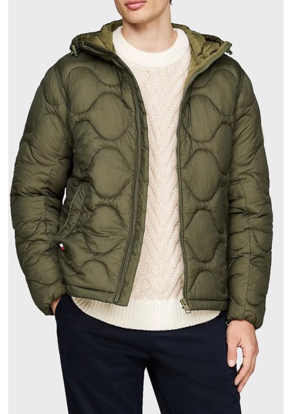 Logolu Regular Fit Kapitoneli Kapüşonlu Şişme Mont Erkek Mont MW0MW36585 Rbn