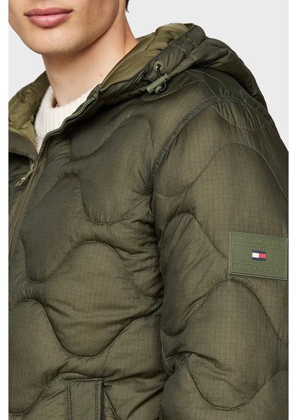 Logolu Regular Fit Kapitoneli Kapüşonlu Şişme Mont Erkek Mont MW0MW36585 Rbn