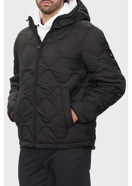 Logolu Regular Fit Kapitoneli Kapüşonlu Şişme Mont Erkek Mont MW0MW36585 Bds