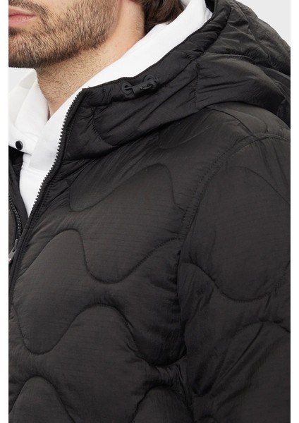 Logolu Regular Fit Kapitoneli Kapüşonlu Şişme Mont Erkek Mont MW0MW36585 Bds