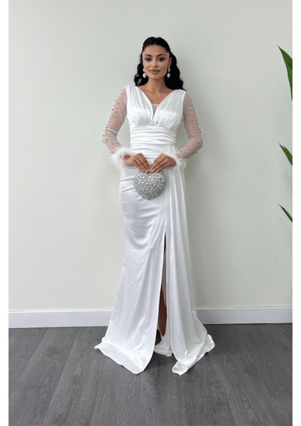 Saten Kumaş Kolları Otrişli Boncuk Detaylı Balık Elbise - Beyaz