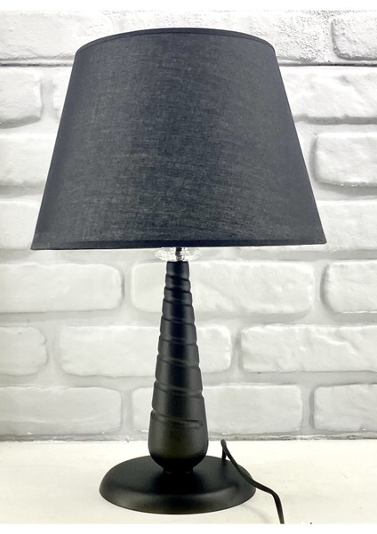 Siyah Konik Burgulu Kristal Taşlı Metal Ayaklı Siyah Kumaş Şapka Abajur