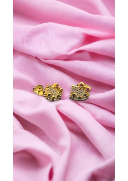 925 Ayar Gümüş Hello Kitty Model Minimal Çivi Küpe