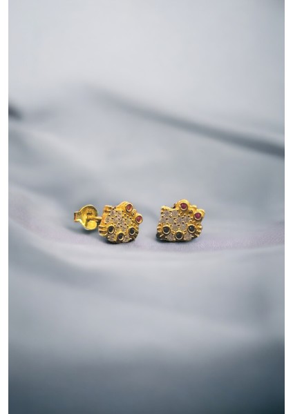 925 Ayar Gümüş Hello Kitty Model Minimal Çivi Küpe