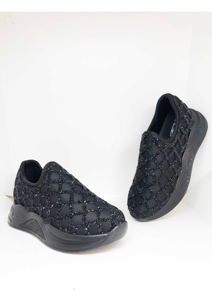 Kadın Siyah Taşlı Özel Sneaker Ayakkabı