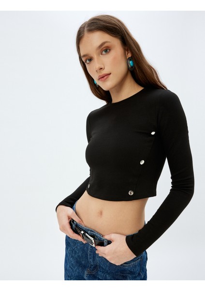 X Zeynep Bastık - Crop Tişört Uzun Kollu Yuvarlak Yaka Düğme Detaylı fiyatları