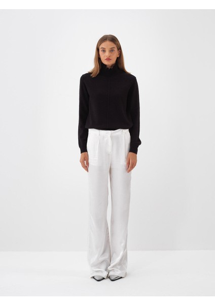 Kadın Siyah Doğal Yün Dokulu Slim Fit Kazak