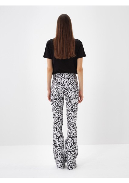 Kadın Siyah Pamuk Dokulu Slim Fit Pantolon fırsatları