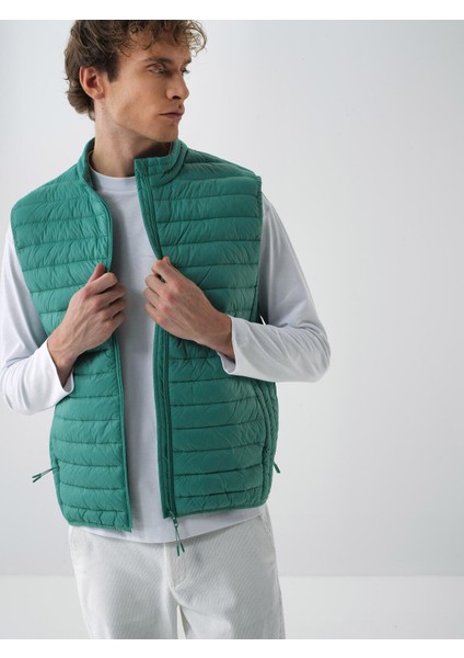 Erkek Yeşil Formunu Koruyan Regular Fit Yelek fiyatları