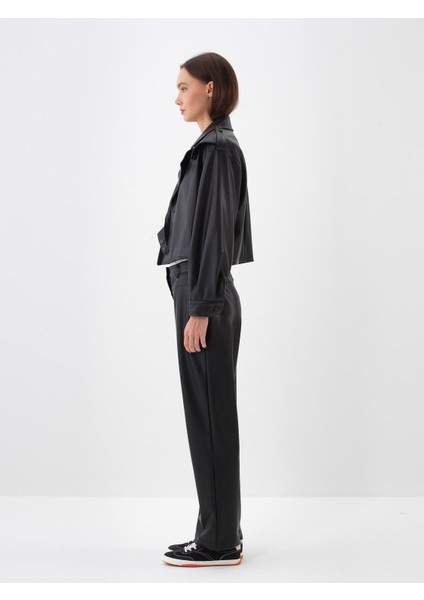 Kadın Siyah Deri Görünümlü Regular Fit Pantolon modelleri