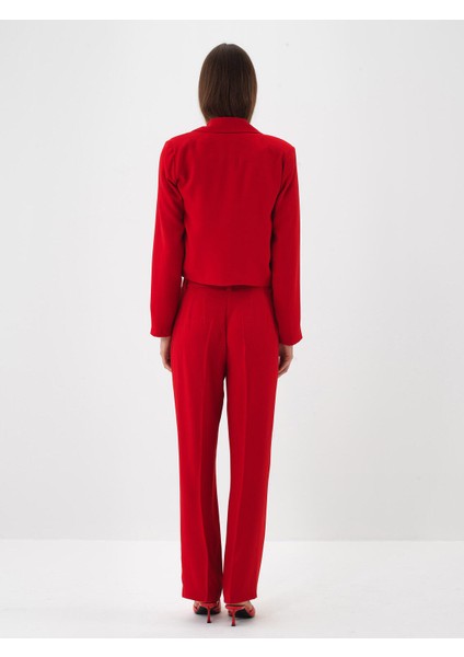 Kadın Kırmızı Formunu Koruyan Regular Fit Pantolon fırsatları