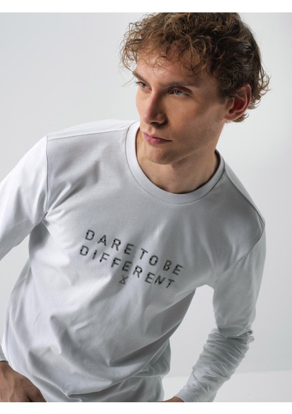 Erkek Beyaz Pamuk Dokulu Regular Fit Uzun Kollu Tişört fiyatları