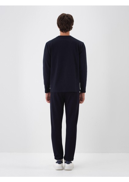 Erkek Beyaz Pamuk Dokulu Regular Fit Uzun Kollu Tişört indirimleri