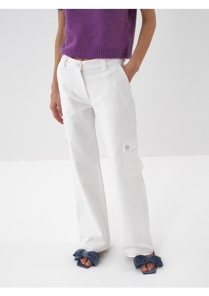 Kadın Beyaz Lüks Dokulu Soft Kadife Oversize Pantolon fiyatları