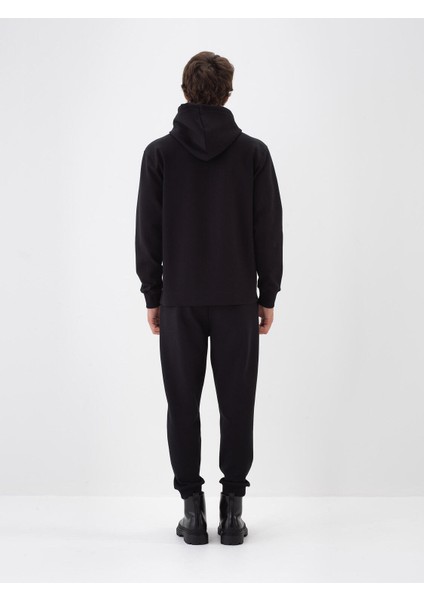 Erkek Siyah Pamuk Dokulu Regular Fit Sweatshirt fırsatları