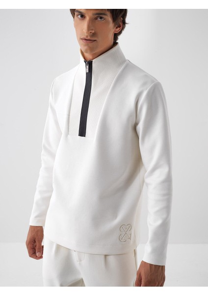 Erkek Ekru Pamuk Dokulu Regular Fit Sweatshirt fiyatları