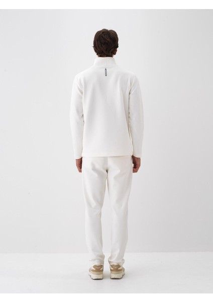 Erkek Ekru Pamuk Dokulu Regular Fit Sweatshirt fırsatları