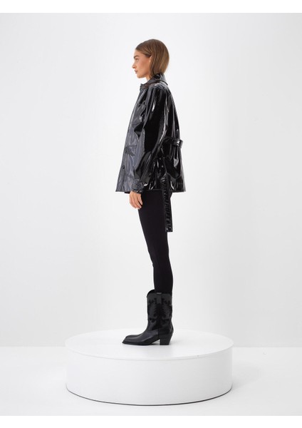 Kadın Siyah Deri Görünümlü Regular Fit Ceket fiyatları