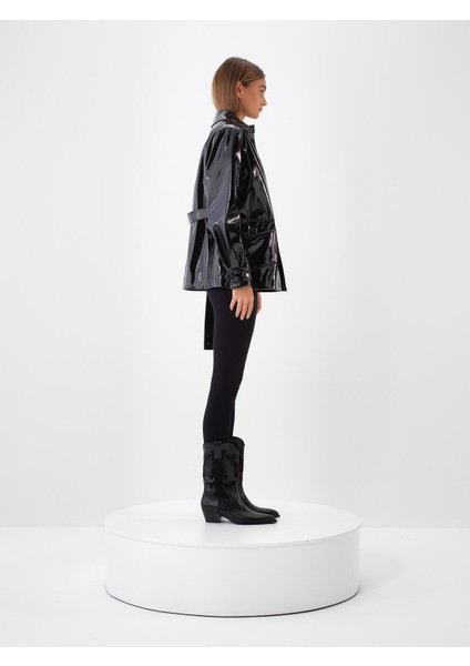 Kadın Siyah Deri Görünümlü Regular Fit Ceket modelleri