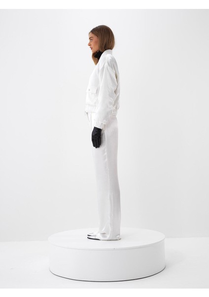 Kadın Beyaz İpeksi Saten Oversize Ceket modelleri