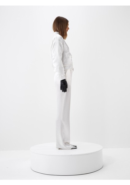 Kadın Beyaz İpeksi Saten Oversize Ceket fırsatları