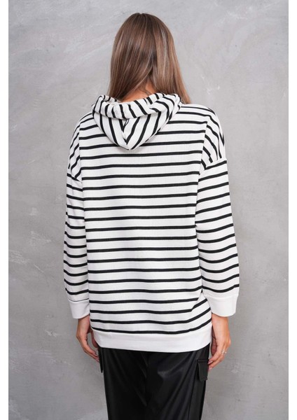 Kadın Çizgi Desenli Kanguru Cepli Kapüşonlu Iki Iplik Oversize Sweatshirt 245124 - indirimleri