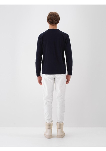 Erkek Beyaz Pamuk Dokulu Regular Fit Uzun Kollu Tişört indirimleri