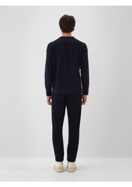 Erkek Lacivert Pamuk Dokulu Regular Fit Uzun Kollu Tişört fırsatları
