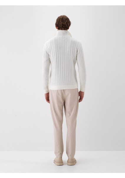 Erkek Ekru Yumuşak Dokulu Regular Fit Kazak fırsatları