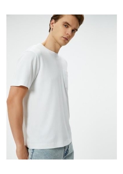 Basic Tişört Cep Detaylı Kısa Kollu Bisiklet Yaka