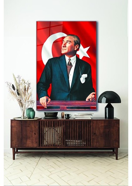 Atatürk ve Türk Bayrağı Dikey Cam Tablo