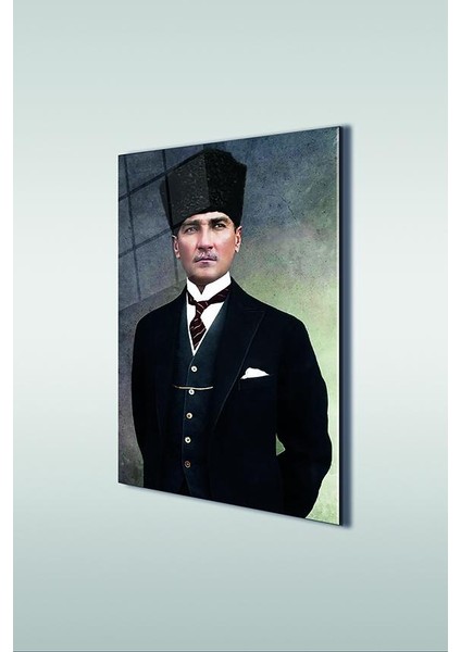 Kalpaklı Atatürk Dikey Cam Tablo