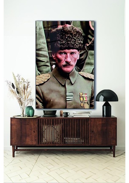 Üniformalı Atatürk Dikey Cam Tablo