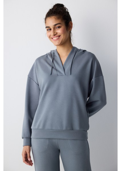 Gri V Yaka Kapüşonlu Silky Touch Sweatshirt